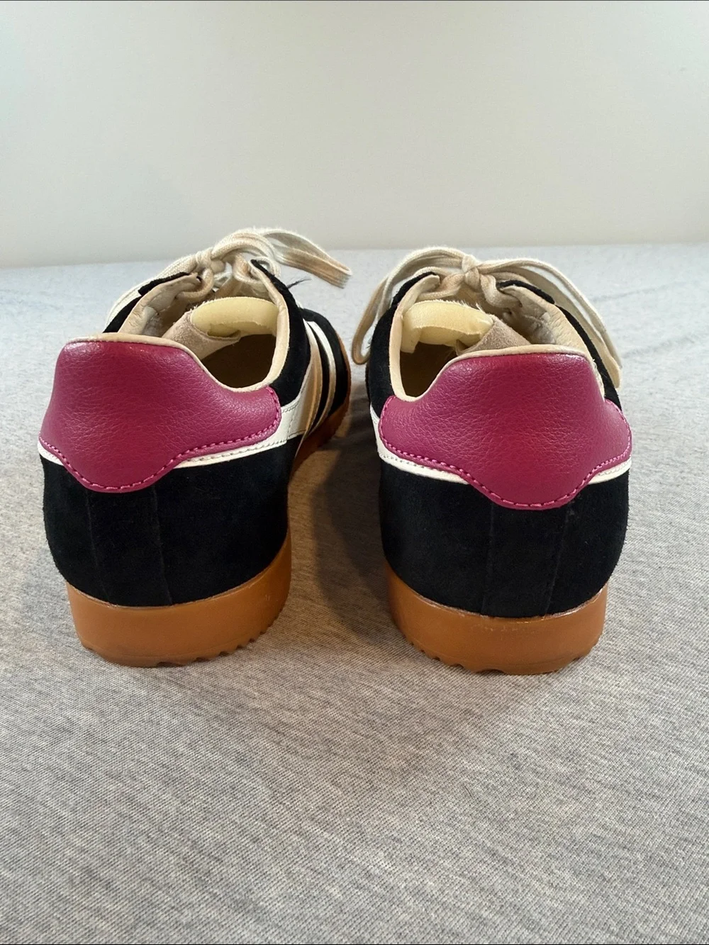 Gola Classics Elan Sneakers Black Leather Fuchsia Heel